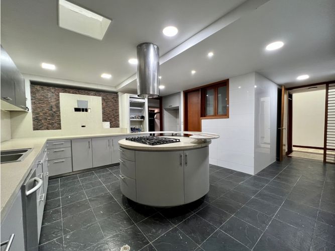 Casa de 4 alcobas en venta en Ciudad Jardin, Cali, 550 m² · foto 23 de 24