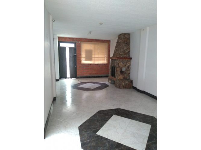 Casa de 4 alcobas en venta en La Ceja, 192 m² · foto 2 de 15