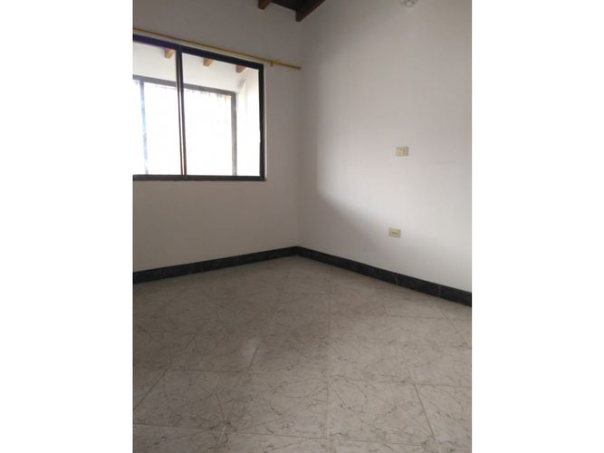 Casa de 4 alcobas en venta en La Ceja, 192 m² · foto 5 de 15