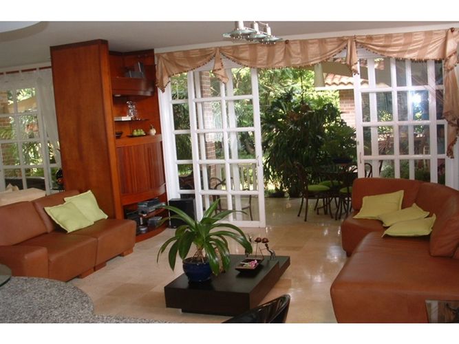 Casa de 7 alcobas en venta en Pance, Cali, 580 m² · foto 3 de 11