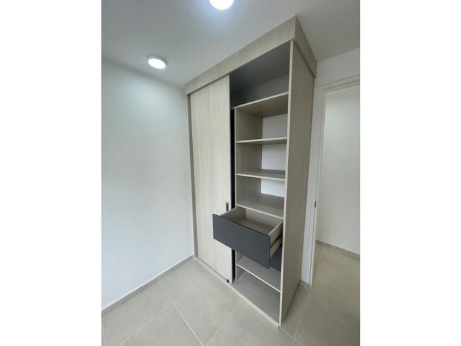 Apartamento de 3 alcobas en venta en Cr. Los Naranjos, Jamundí, 60 m² · foto 9 de 10
