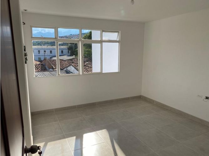 Casa de 4 alcobas en venta en Miraflores, Cali, 221 m² · foto 6 de 17