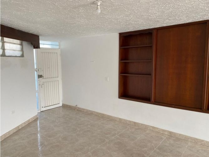 Casa de 4 alcobas en venta en Miraflores, Cali, 221 m² · foto 7 de 17