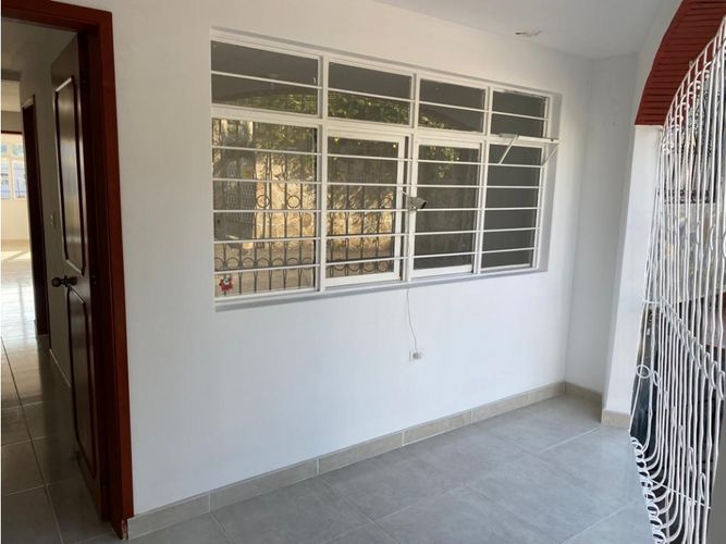 Casa de 4 alcobas en venta en Miraflores, Cali, 221 m² · foto 9 de 17