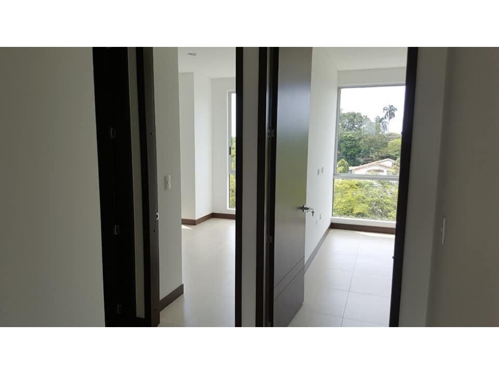 Apartamento en venta en Pance, Cali · foto 8 de 18
