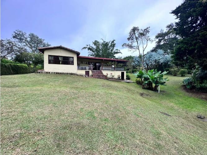 Casa de 6 alcobas en venta en Llano Grande, Rionegro, 300 m² · foto 13 de 24