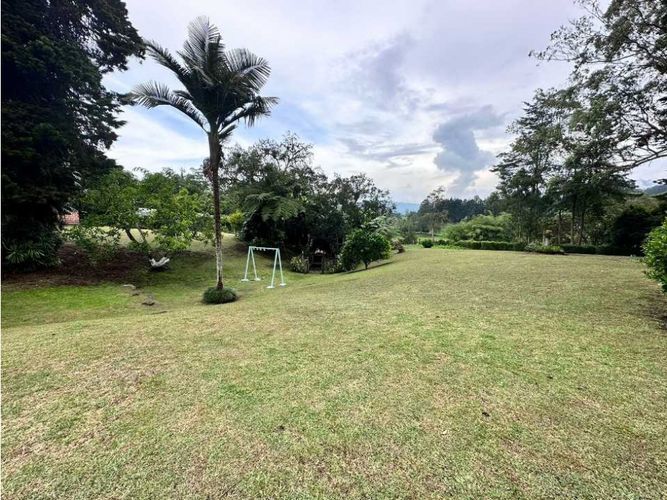 Casa de 6 alcobas en venta en Llano Grande, Rionegro, 300 m² · foto 14 de 24