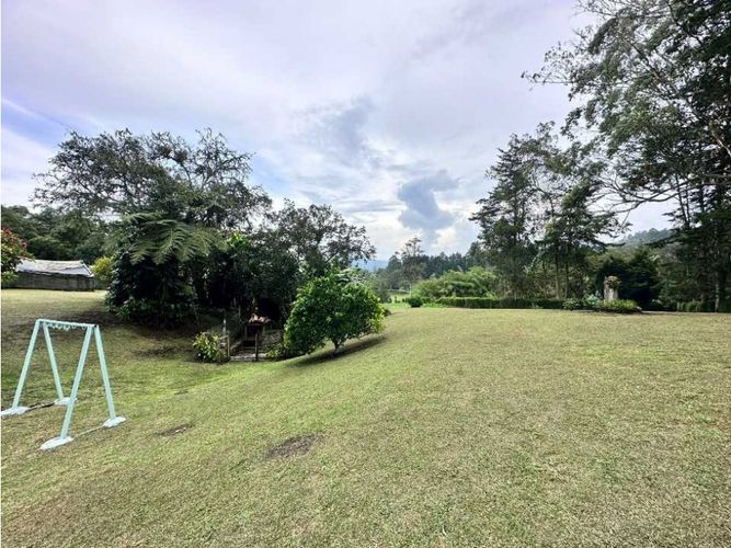 Casa de 6 alcobas en venta en Llano Grande, Rionegro, 300 m² · foto 16 de 24