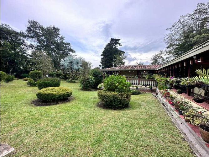 Casa de 6 alcobas en venta en Llano Grande, Rionegro, 300 m² · foto 17 de 24
