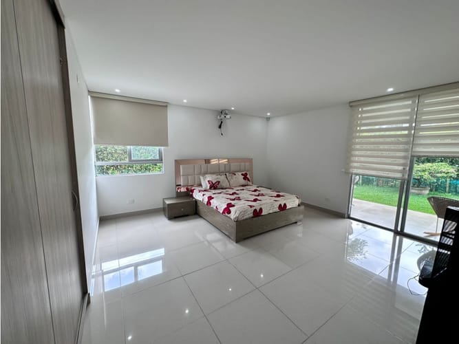 Casa de 5 alcobas en venta en Parque Natura, Jamundí, 280 m² · foto 2 de 19