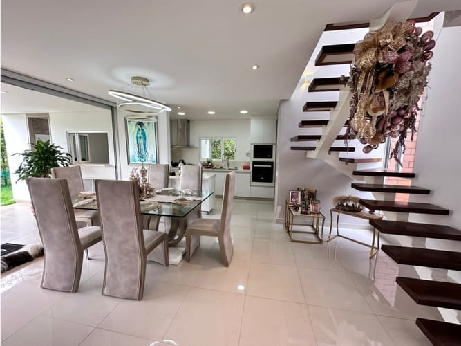 Casa de 5 alcobas en venta en Parque Natura, Jamundí, 280 m² · foto 3 de 19