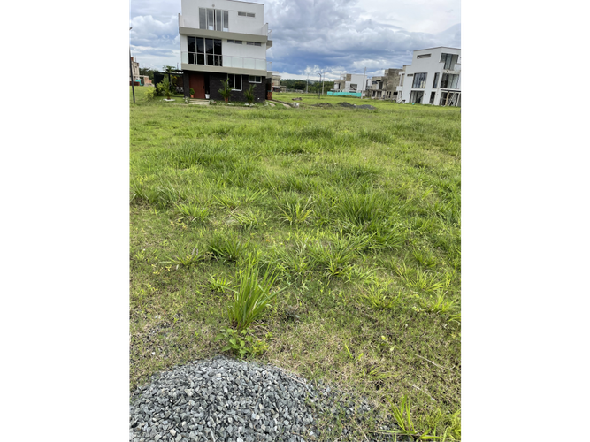 Lote en venta en Las Mercedes, Jamundí, 266 m² · foto 2 de 2
