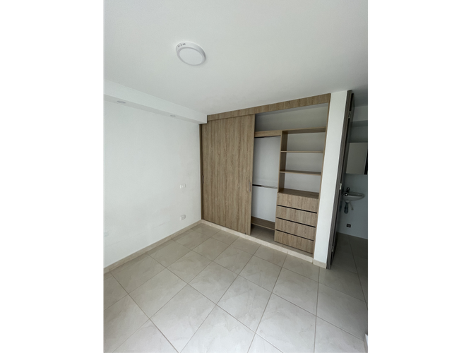 Apartamento de 2 alcobas en venta en Cr. Los Naranjos, Jamundí, 63 m² · foto 5 de 11