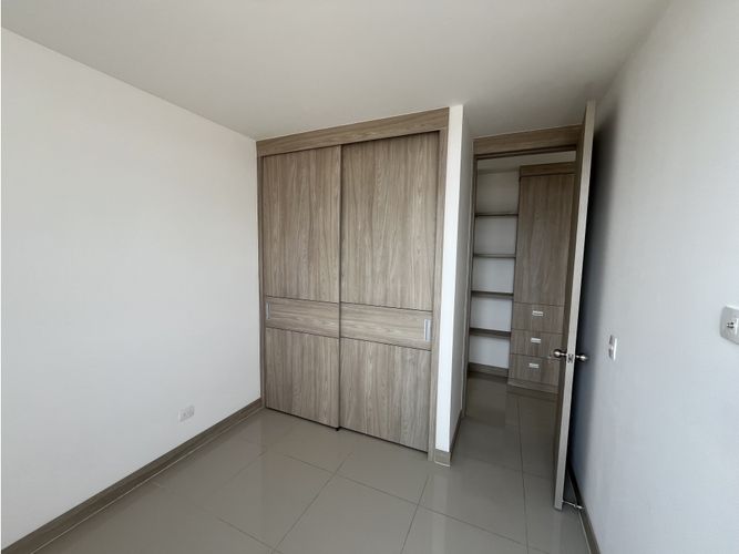 Apartamento de 3 alcobas en venta en Cr. Los Naranjos, Jamundí, 84 m² · foto 5 de 10
