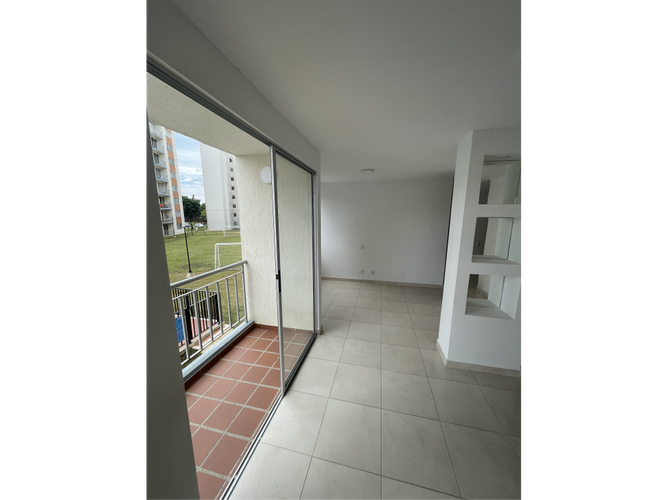 Apartamento de 2 alcobas en venta en Cr. Los Naranjos, Jamundí, 63 m² · foto 11 de 11
