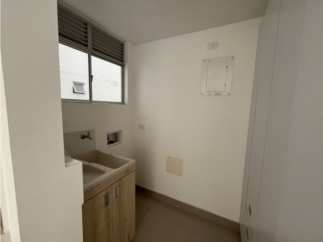 Apartamento de 3 alcobas en venta en Cr. Los Naranjos, Jamundí, 84 m² · foto 9 de 10