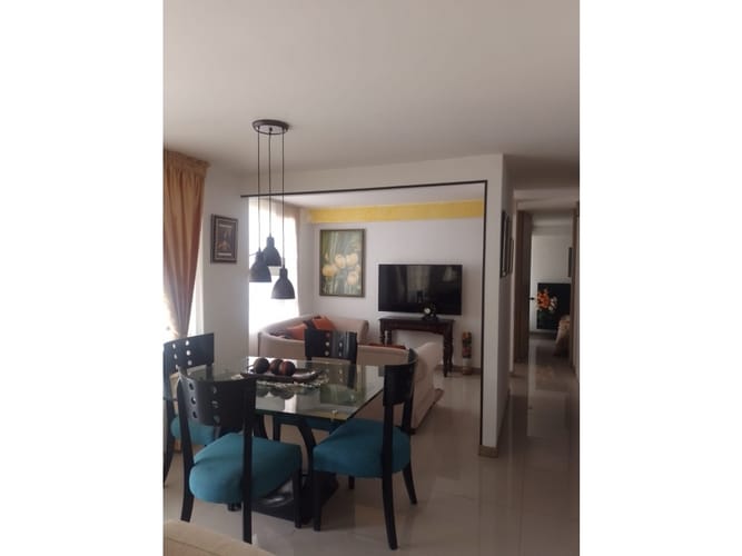 Apartamento de 2 alcobas en venta en Bochalema, Cali, 88 m² · foto 2 de 9