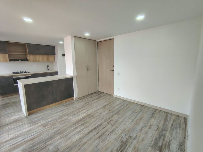 Apartamento de 3 alcobas en arriendo en Vallano, Sabaneta, 75 m² · foto 2 de 16