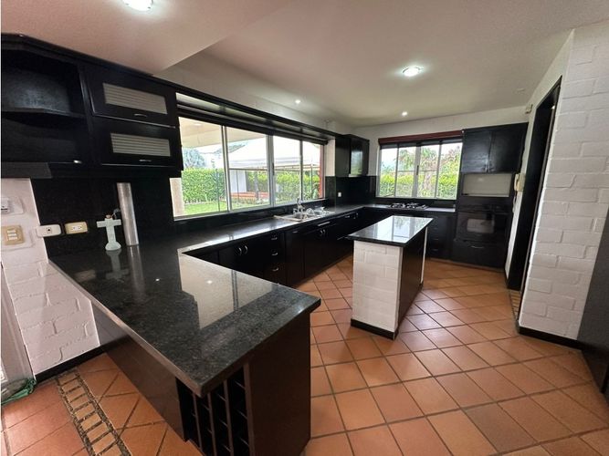 Casa de 8 alcobas en venta en Las Mercedes, Jamundí, 700 m² · foto 2 de 14