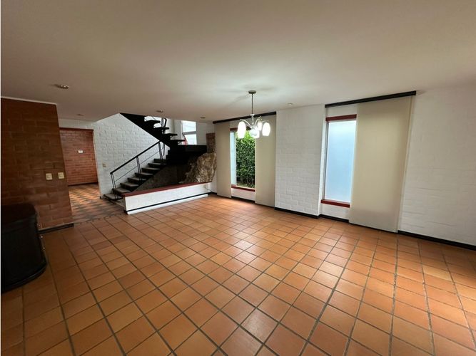 Casa de 8 alcobas en venta en Las Mercedes, Jamundí, 700 m² · foto 4 de 14