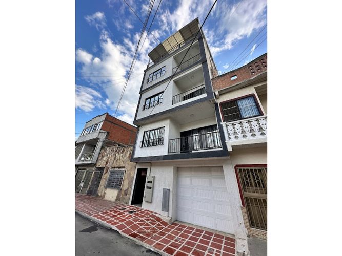 Edificio en venta en Primitivo Crespo, Cali, 580 m² · foto 2 de 24