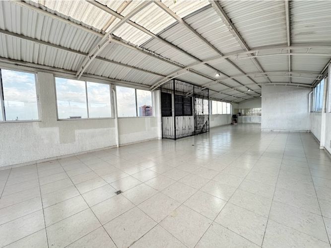 Edificio en venta en Primitivo Crespo, Cali, 580 m² · foto 12 de 24