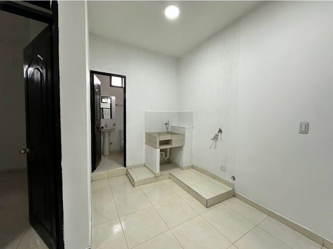 Edificio en venta en Primitivo Crespo, Cali, 580 m² · foto 13 de 24