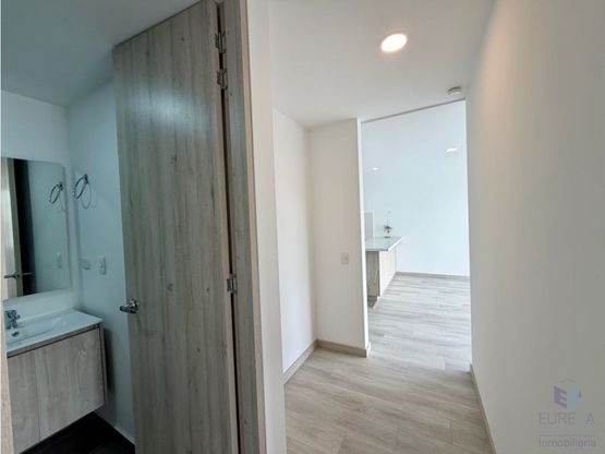Apartamento en venta en Avenida Kevin Angel, Manizales · foto 4 de 13