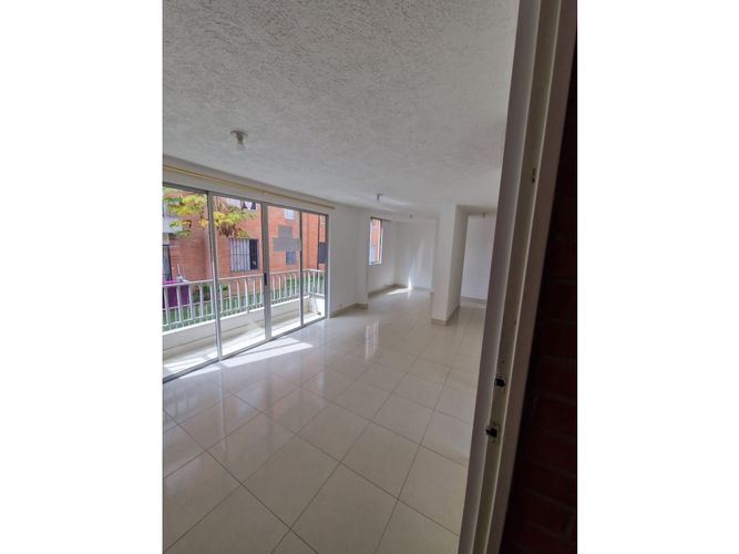 Apartamento de 2 alcobas en venta en Menga, Cali, 53 m² · foto 2 de 11