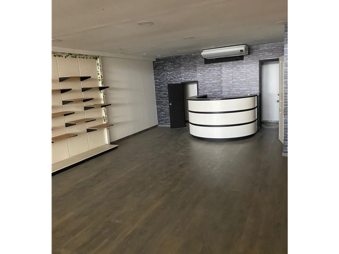 Local en venta en Los Cambulos, Cali, 97 m² · foto 2 de 4