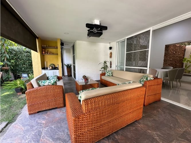 Casa de 5 alcobas en venta en Ceibas Del Castillo, Jamundí, 270 m² · foto 2 de 22