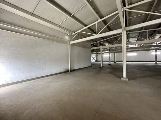 Bodega en venta en La Alianza, Cali, 3486 m² · foto 4 de 21
