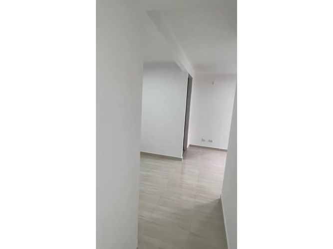 Apartamento de 2 alcobas en venta en Cr. Los Naranjos, Jamundí, 57 m² · foto 3 de 16