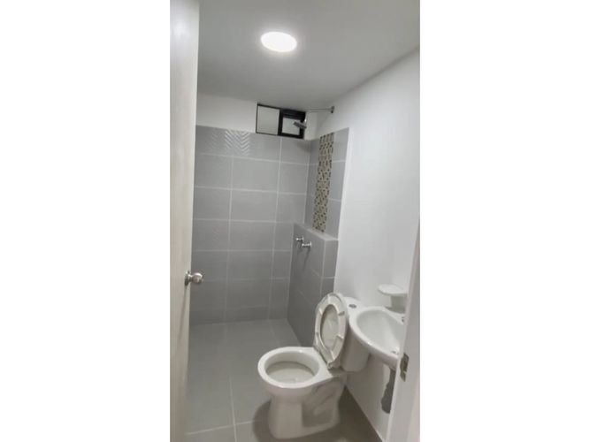 Apartamento de 2 alcobas en venta en Cr. Los Naranjos, Jamundí, 57 m² · foto 12 de 16