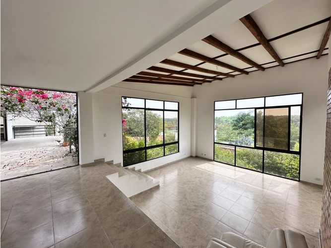 Casa de 4 alcobas en venta en Las Mercedes, Jamundí, 400 m² · foto 2 de 20