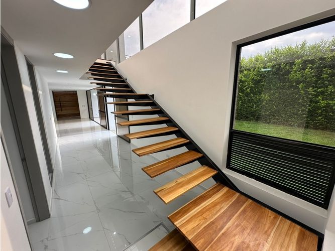 Casa de 5 alcobas en venta en Verde Horizonte, Jamundí, 430 m² · foto 2 de 19