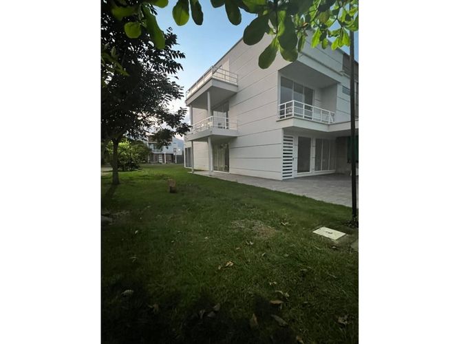 Casa de 6 alcobas en venta en Las Mercedes, Jamundí, 340 m² · foto 2 de 14