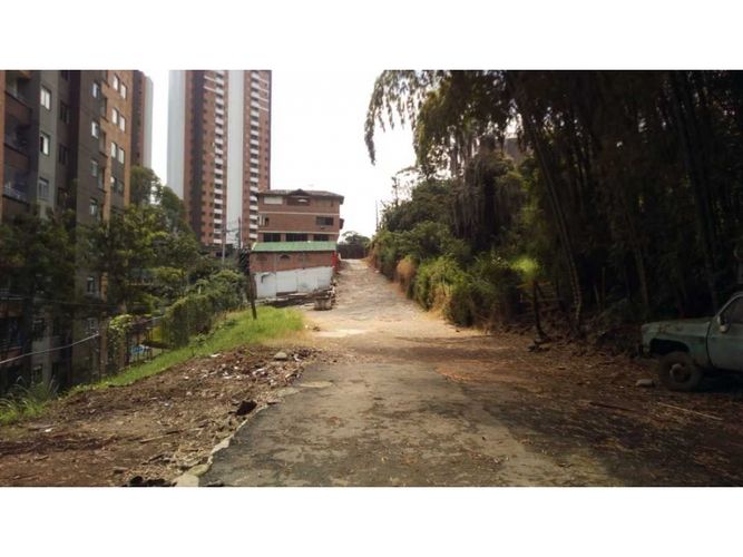 Casa de 4 alcobas en venta en El Carmelo Ii, Sabaneta, 778 m² · foto 2 de 12