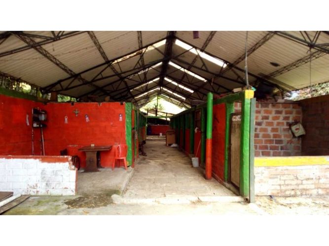 Casa de 4 alcobas en venta en El Carmelo Ii, Sabaneta, 778 m² · foto 9 de 12