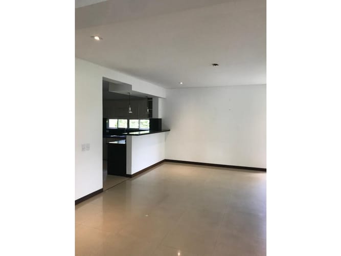 Casa de 4 alcobas en venta en Las Mercedes, Jamundí, 265 m² · foto 2 de 11