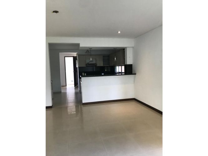 Casa de 4 alcobas en venta en Las Mercedes, Jamundí, 265 m² · foto 3 de 11