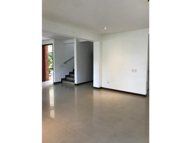 Casa de 4 alcobas en venta en Las Mercedes, Jamundí, 265 m² · foto 8 de 11