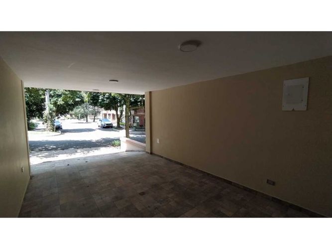 Casa de 5 alcobas en venta en La Doctora, Sabaneta, 300 m² · foto 2 de 24