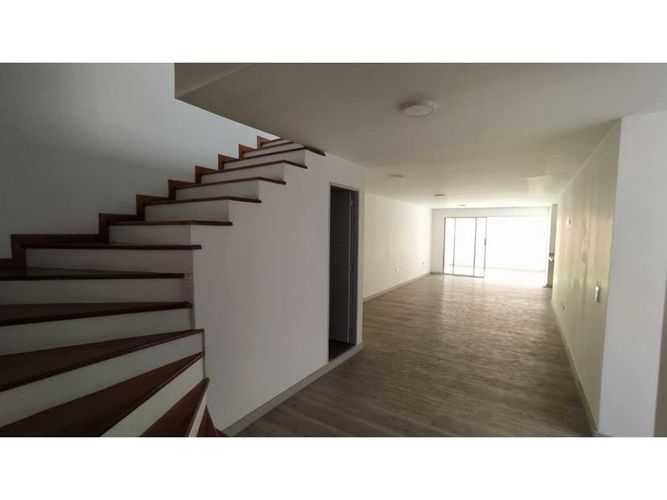 Casa de 5 alcobas en venta en La Doctora, Sabaneta, 300 m² · foto 6 de 24