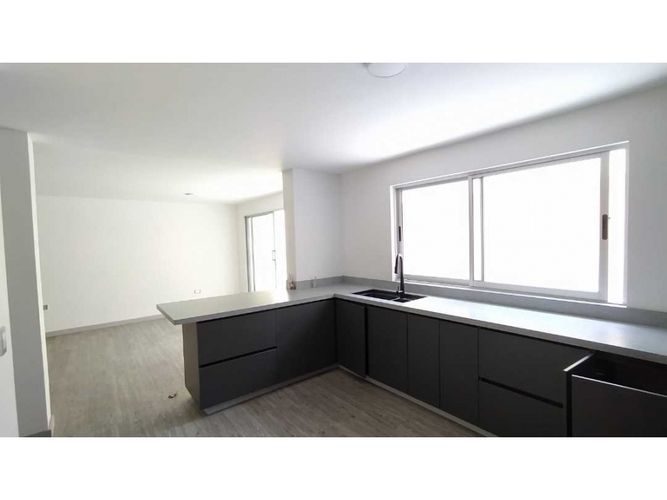 Casa de 5 alcobas en venta en La Doctora, Sabaneta, 300 m² · foto 9 de 24