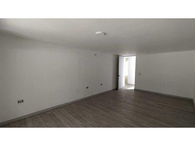 Casa de 5 alcobas en venta en La Doctora, Sabaneta, 300 m² · foto 11 de 24