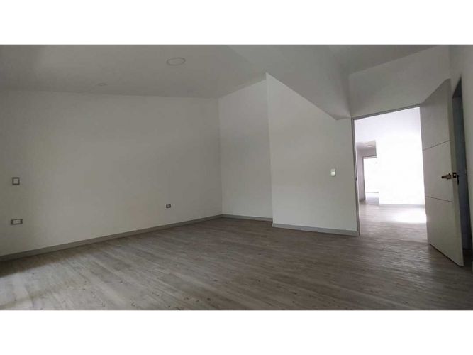 Casa de 5 alcobas en venta en La Doctora, Sabaneta, 300 m² · foto 17 de 24