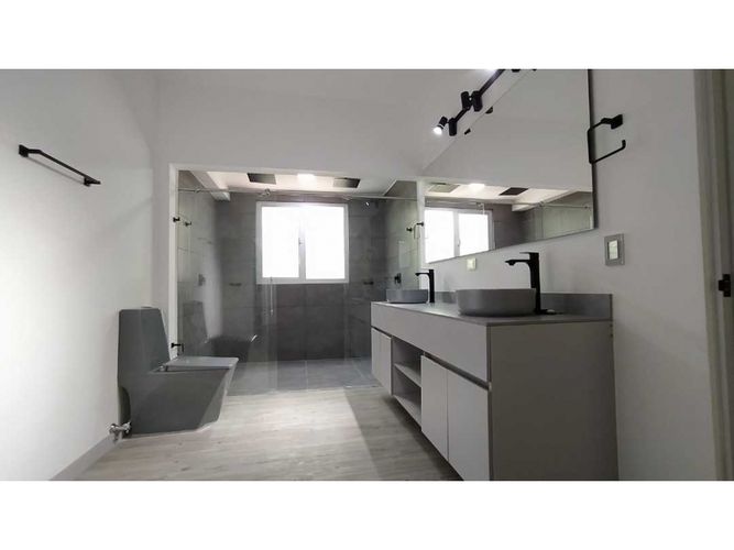 Casa de 5 alcobas en venta en La Doctora, Sabaneta, 300 m² · foto 18 de 24