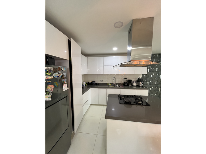 Casa de 5 alcobas en venta en Potrerito, Jamundí, 225 m² · foto 2 de 12