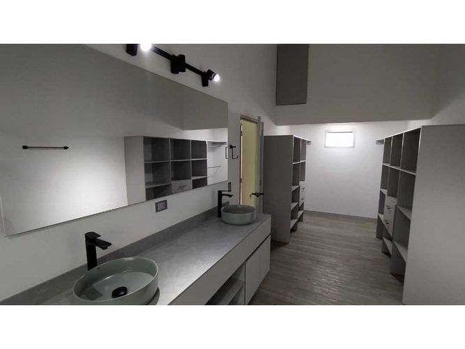 Casa de 5 alcobas en venta en La Doctora, Sabaneta, 300 m² · foto 19 de 24